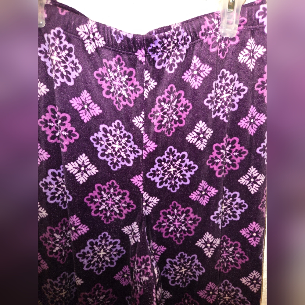 1071 secret treasures pajama set. - Picture 6 of 14